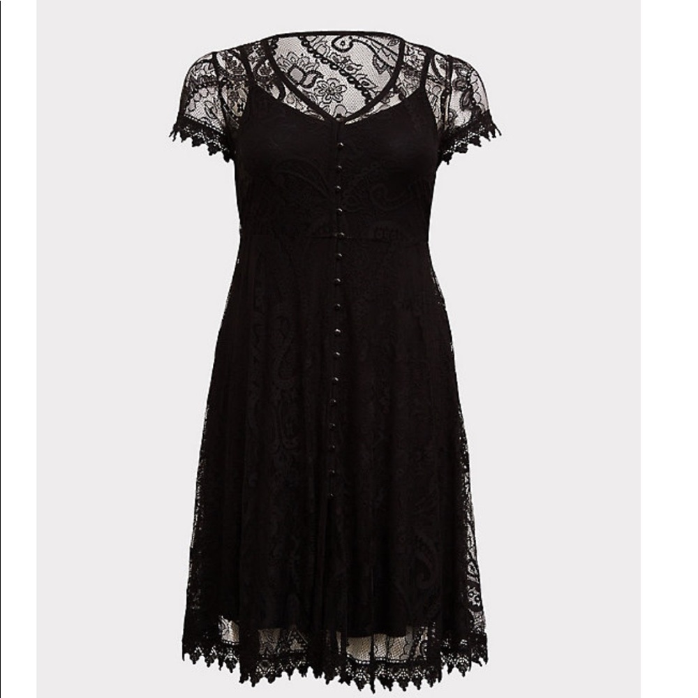 Torrid BLACK LACE & CROCHET BUTTON FRONT DRESS